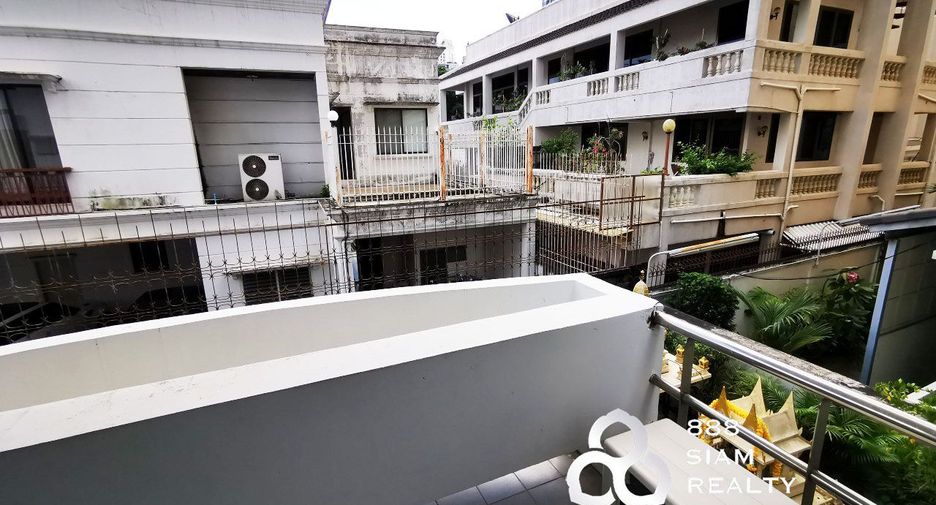 For rent 2 bedrooms condo in Watthana, Bangkok