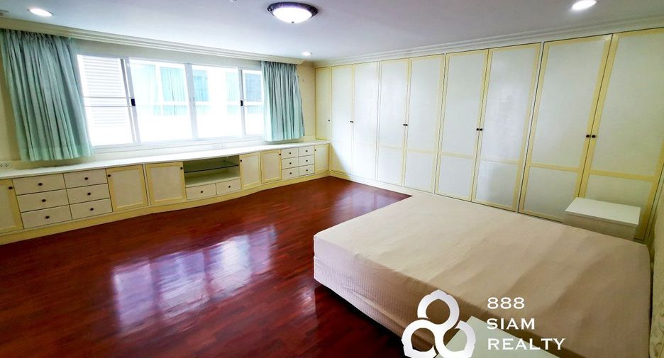 For rent 2 bedrooms condo in Watthana, Bangkok