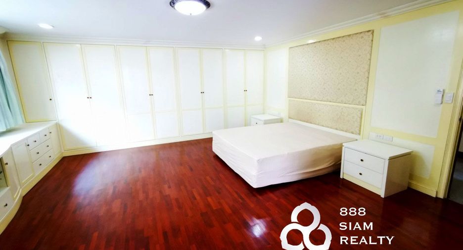 For rent 2 bedrooms condo in Watthana, Bangkok