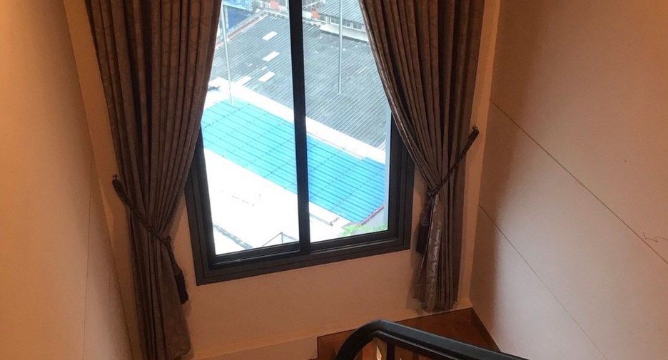 Condo en venta de 3 habitaciones en Khlong Toei, Bangkok
