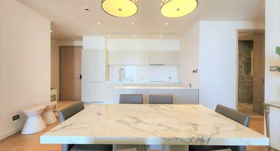 For rent 3 bedrooms condo in Khlong San, Bangkok