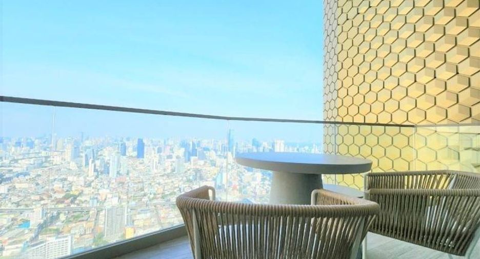 For rent 3 bedrooms condo in Khlong San, Bangkok