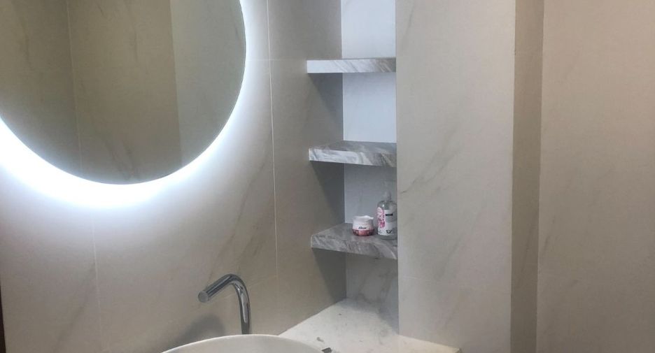 For rent 3 bedrooms office in Watthana, Bangkok