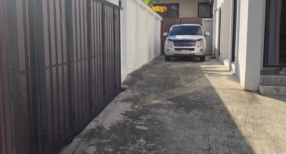 For rent 3 bedrooms office in Watthana, Bangkok