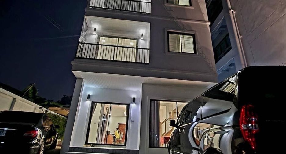 For rent 3 bedrooms office in Watthana, Bangkok