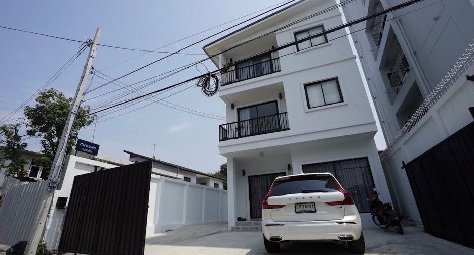 For rent 3 bedrooms office in Watthana, Bangkok