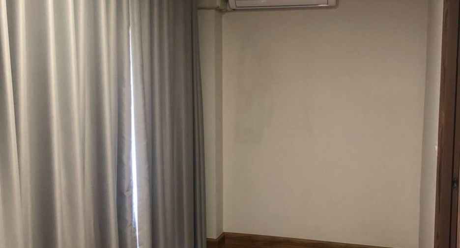 For rent 3 bedrooms office in Watthana, Bangkok