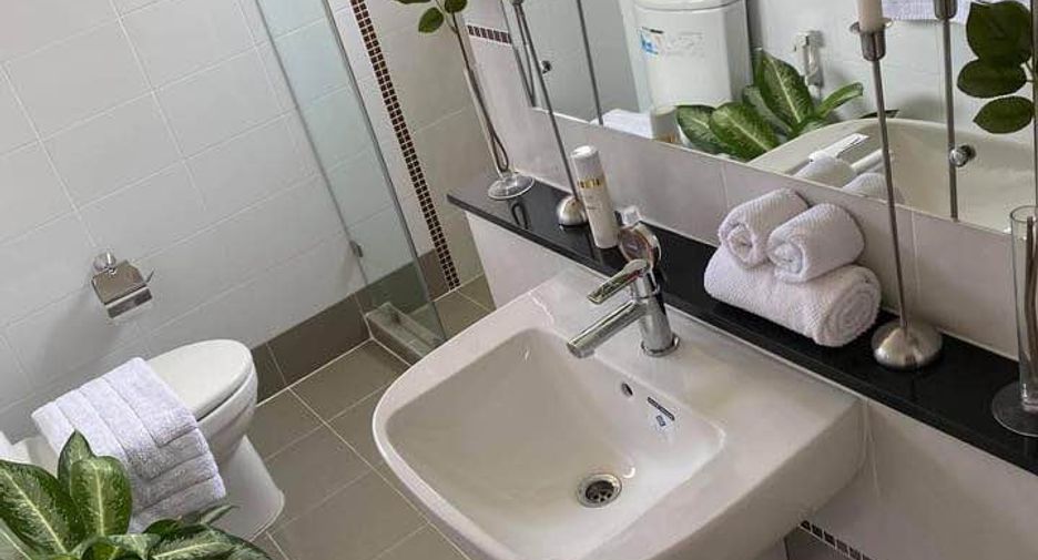 For rent 3 bedrooms townhouse in Bang Phli, Samut Prakan