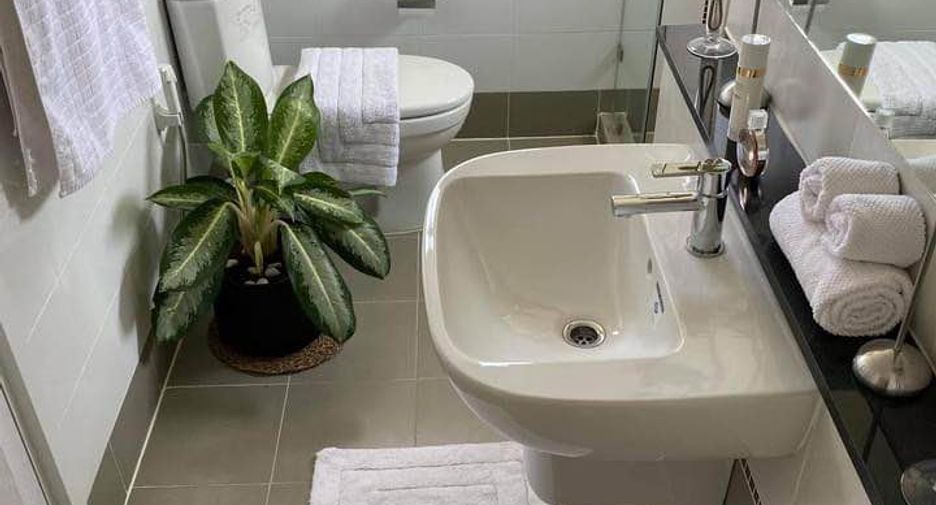 For rent 3 bedrooms townhouse in Bang Phli, Samut Prakan