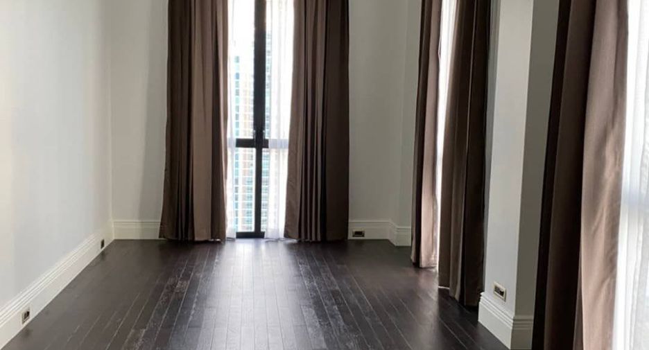 À louer et à vendre 3 chambres condo à Pathum Wan, Bangkok
