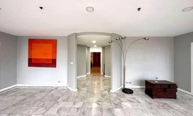For rent 4 bed condo in Watthana, Bangkok