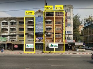 For sale retail Space in Thanyaburi, Pathum Thani