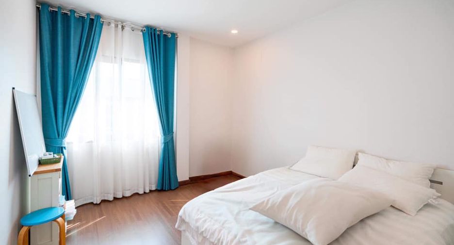 For rent and for sale 5 bedrooms house in Saphan Sung, Bangkok