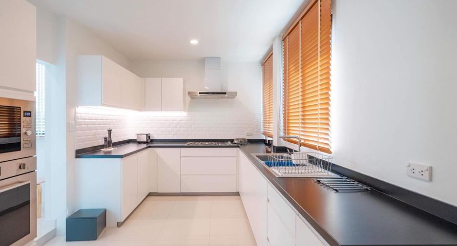 For rent and for sale 5 bedrooms house in Saphan Sung, Bangkok