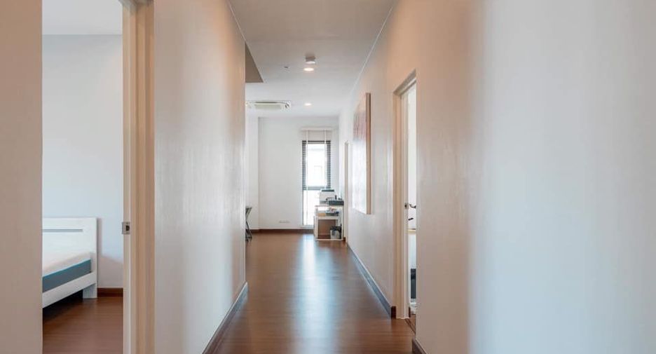 For rent and for sale 5 bedrooms house in Saphan Sung, Bangkok