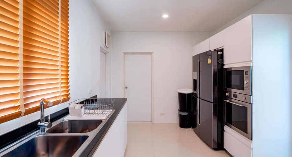 For rent and for sale 5 bedrooms house in Saphan Sung, Bangkok