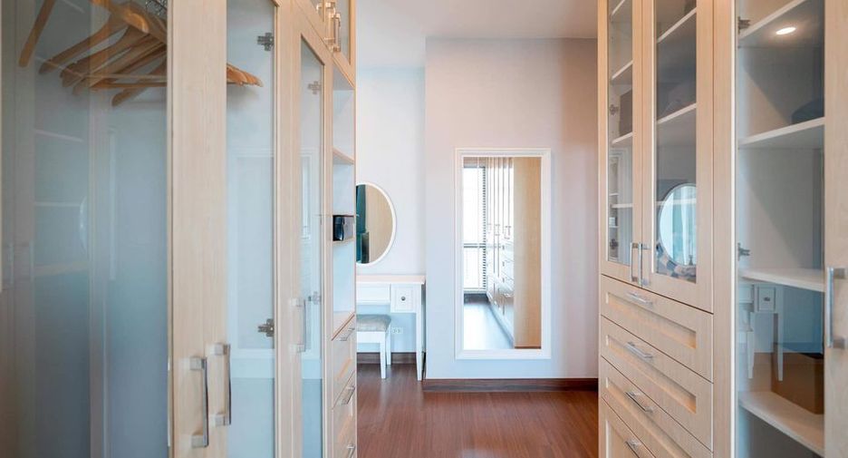 For rent and for sale 5 bedrooms house in Saphan Sung, Bangkok