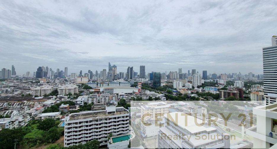 For sale 3 bedrooms condo in Yan Nawa, Bangkok