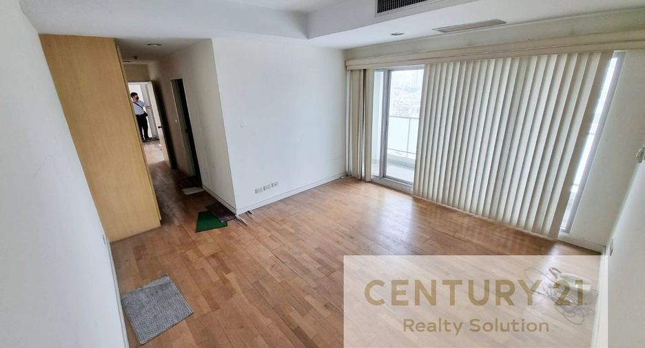For sale 3 bedrooms condo in Yan Nawa, Bangkok