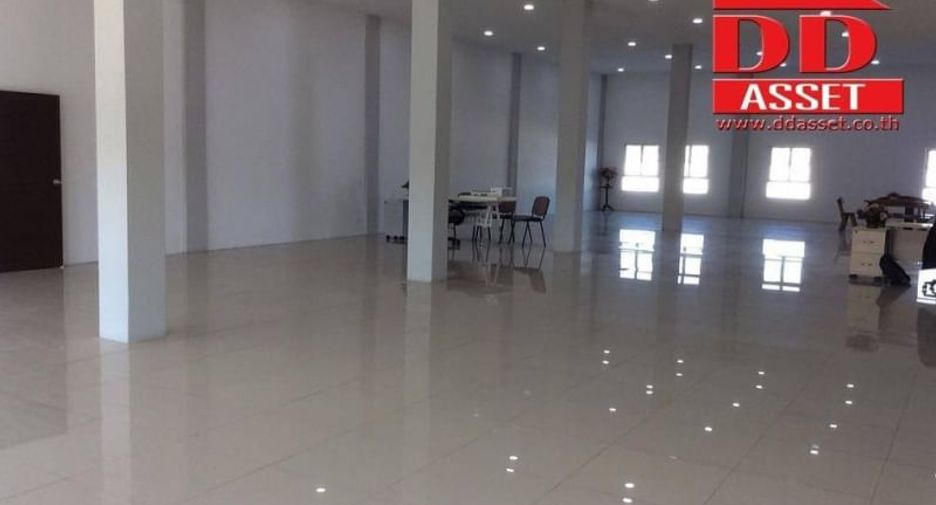 For sale 3 bed warehouse in Bang Sao Thong, Samut Prakan