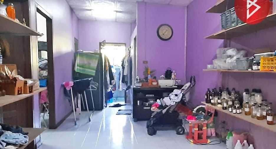 For sale 3 bed townhouse in Ban Pho, Chachoengsao