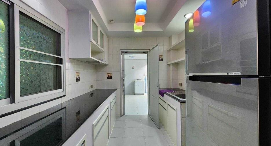 À louer 4 chambres maison à Watthana, Bangkok