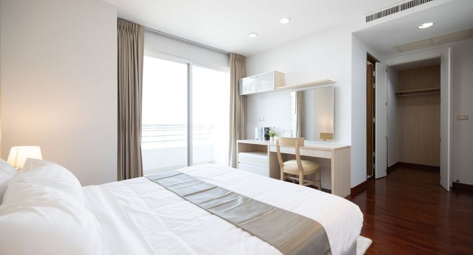 For rent 2 bedrooms apartment in Khlong Toei, Bangkok