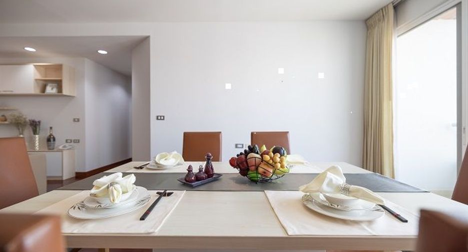 For rent 2 bedrooms apartment in Khlong Toei, Bangkok