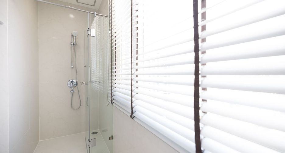 For rent 2 bedrooms apartment in Khlong Toei, Bangkok