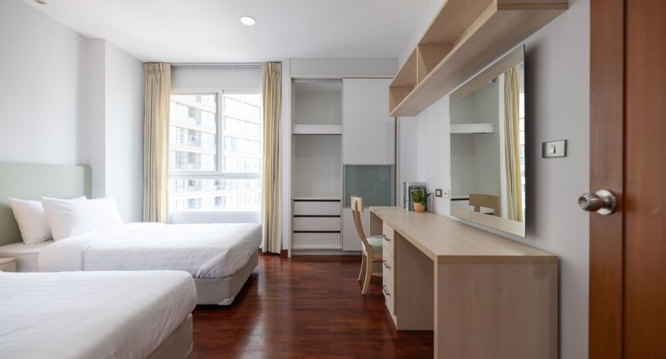 For rent 2 bedrooms apartment in Khlong Toei, Bangkok
