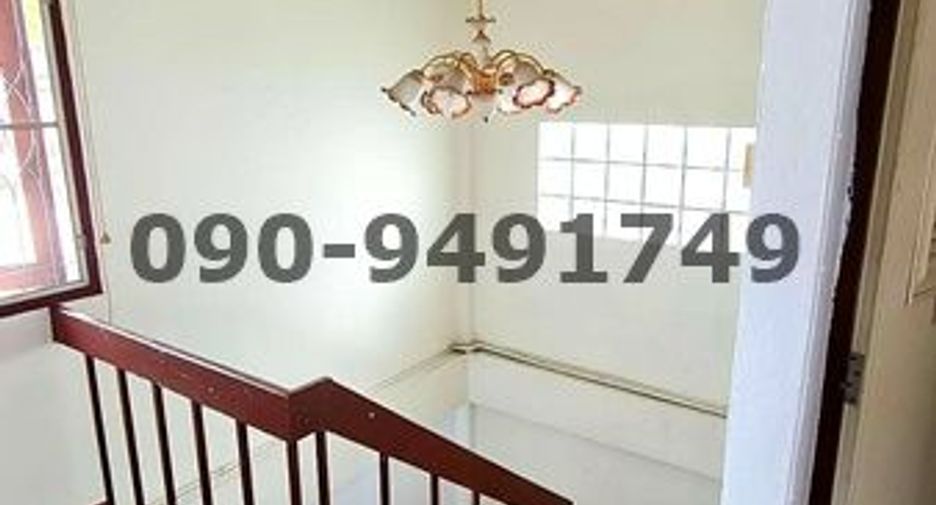 For rent 4 Beds townhouse in Lat Phrao, Bangkok