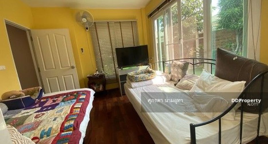 À vendre 5 chambres maison à Lat Phrao, Bangkok