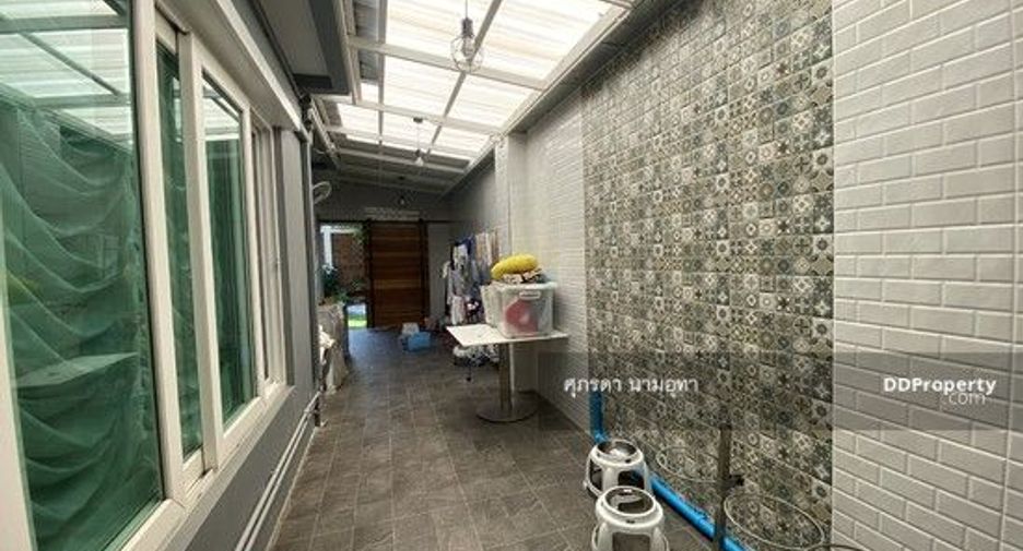 À vendre 5 chambres maison à Lat Phrao, Bangkok