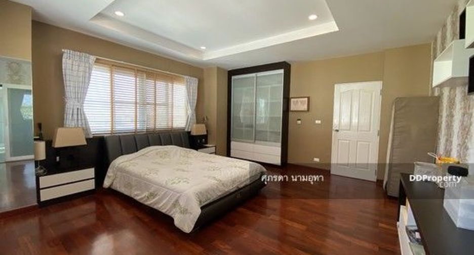 À vendre 5 chambres maison à Lat Phrao, Bangkok