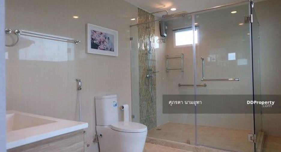 À vendre 5 chambres maison à Lat Phrao, Bangkok