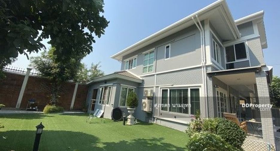 À vendre 5 chambres maison à Lat Phrao, Bangkok