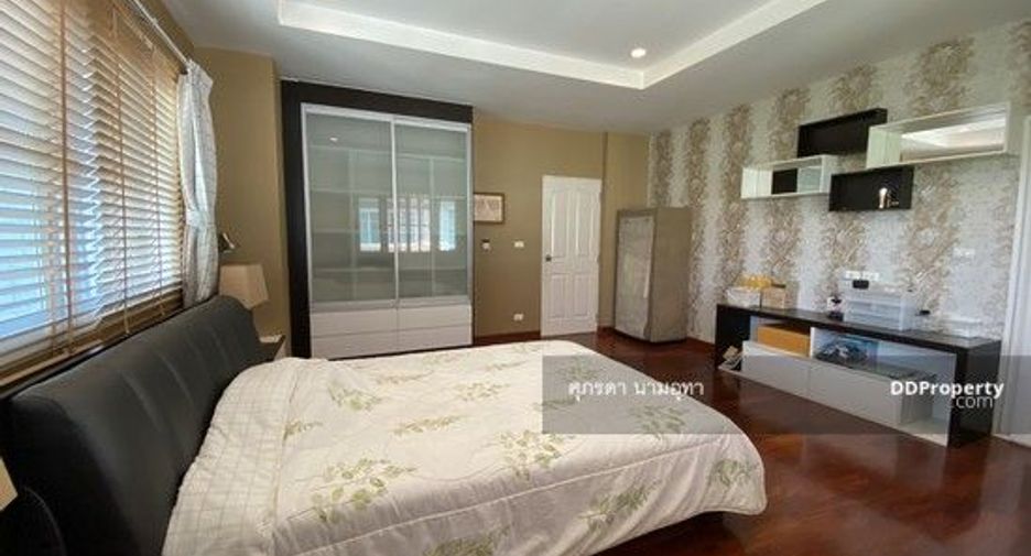 À vendre 5 chambres maison à Lat Phrao, Bangkok