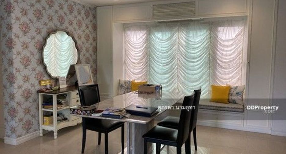 À vendre 5 chambres maison à Lat Phrao, Bangkok