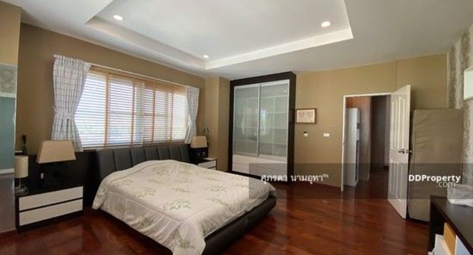 À vendre 5 chambres maison à Lat Phrao, Bangkok