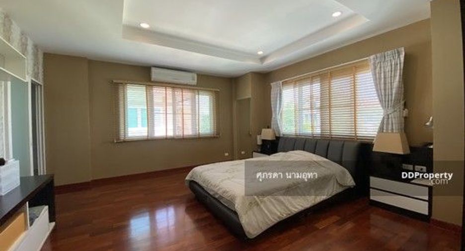 À vendre 5 chambres maison à Lat Phrao, Bangkok