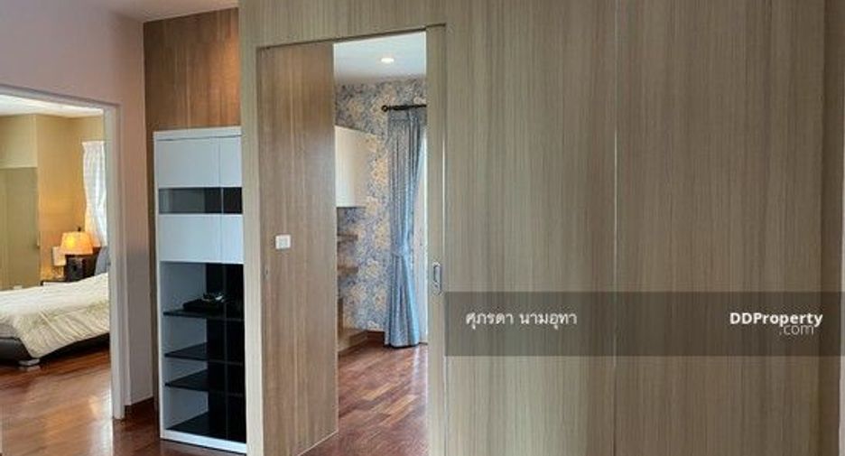 À vendre 5 chambres maison à Lat Phrao, Bangkok