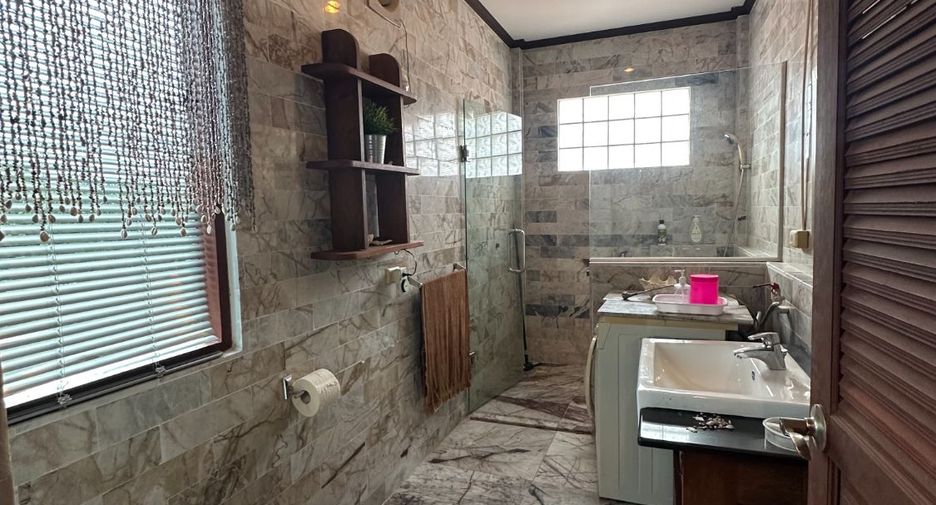 For rent and for sale 3 bedrooms villa in Thalang, Phuket