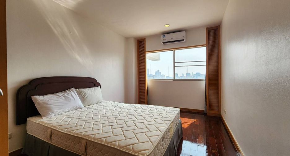 For rent 3 bed apartment in Bang Rak, Bangkok