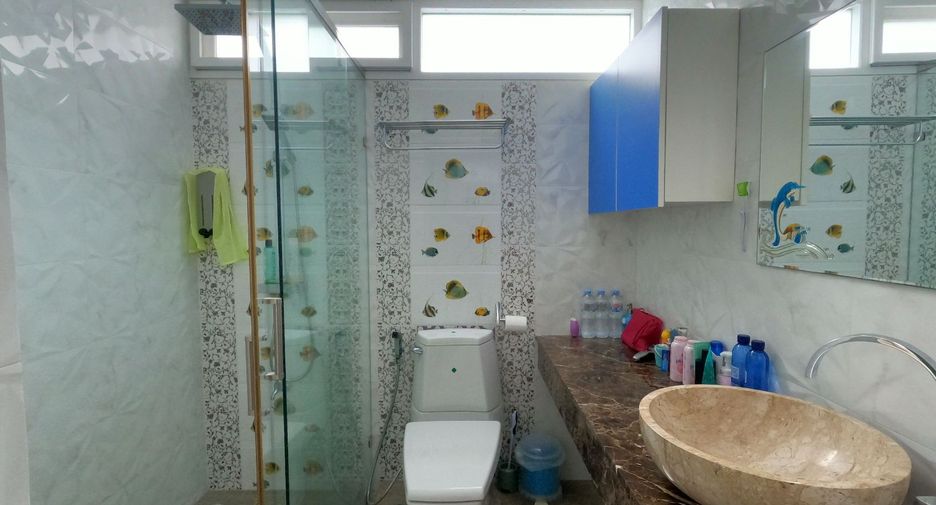 For rent and for sale 6 bedrooms villa in Mueang Phuket, Phuket