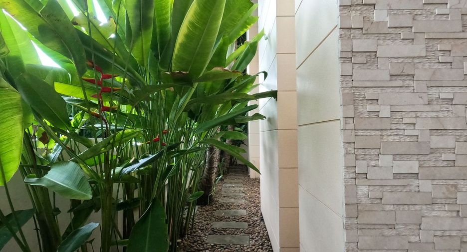 For rent and for sale 6 bedrooms villa in Mueang Phuket, Phuket