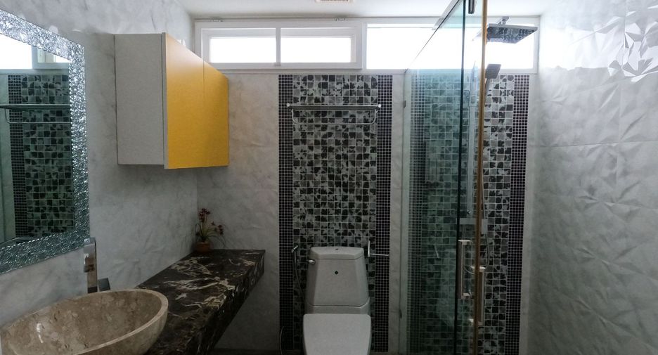 For rent and for sale 6 bedrooms villa in Mueang Phuket, Phuket