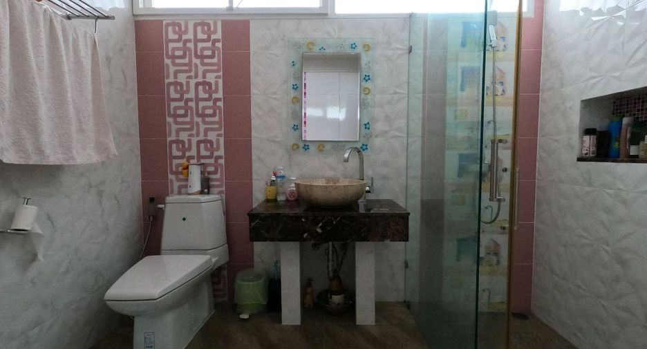 For rent and for sale 6 bedrooms villa in Mueang Phuket, Phuket