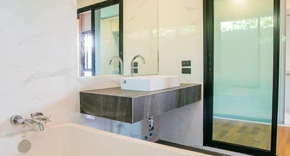For sale 4 bedrooms house in Lat Phrao, Bangkok