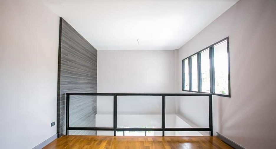 For sale 4 bedrooms house in Lat Phrao, Bangkok