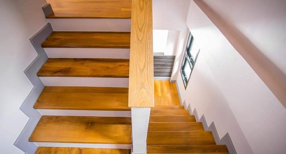 For sale 4 bedrooms house in Lat Phrao, Bangkok